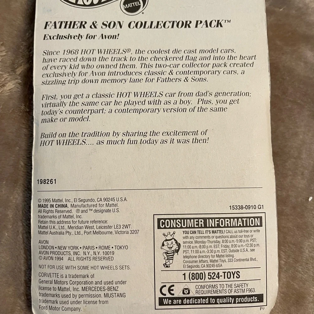 Father & Son Collector Pack - Red and White. New! - Picture 2 of 2